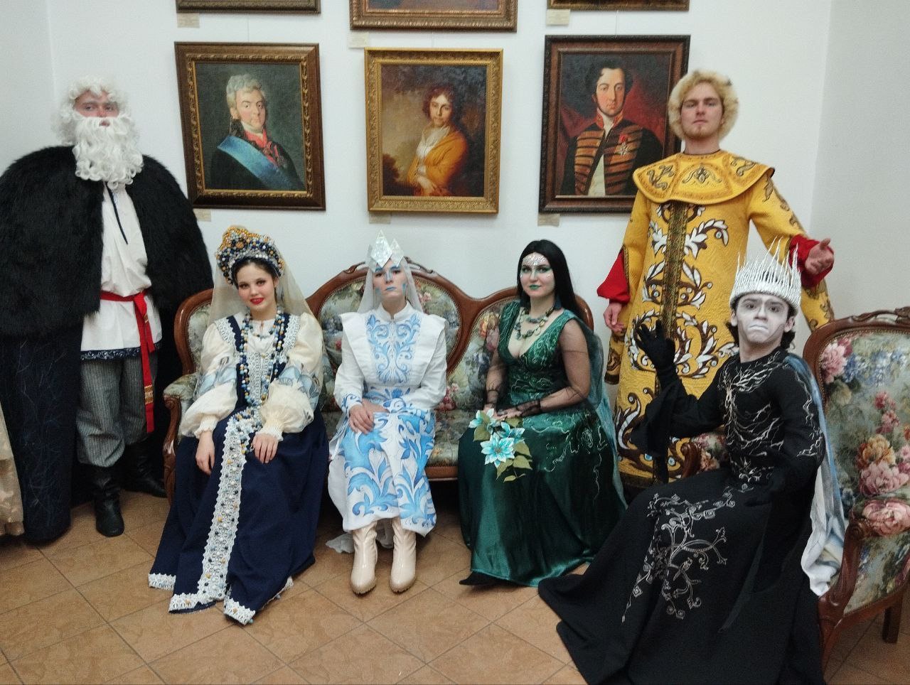 25 ноября студенты Талдомского филиала ГАПОУ МО «Московский Губернский колледж искусств» приняли участие в XXII Евразийском конкурсе высокой моды национального костюма «Этно-Эрато 2023».