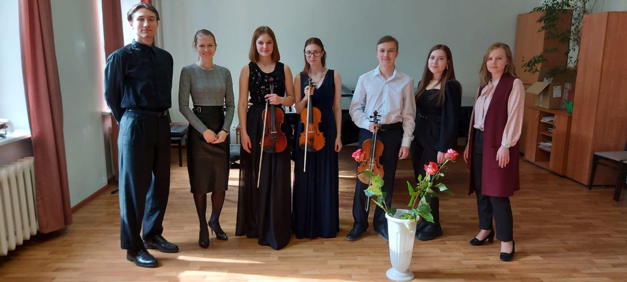 В колледже состоялся концерт студентов класса преподавателя отдела "Оркестровые струнные инструменты" Ольги Викторовны Кузьковой.
